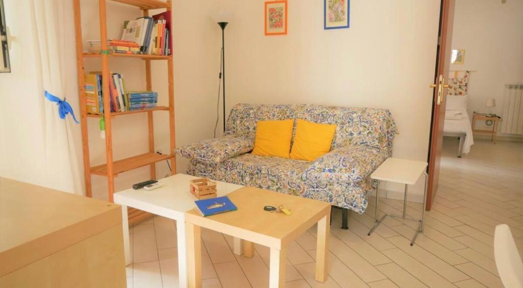 House With Garden And Parking Space In Mergellina Naples Exterior photo